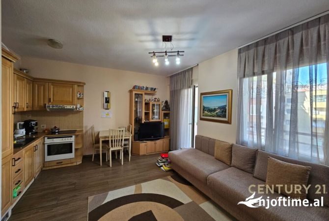 Shtepi me qera 2+1 ne Tirane - 750 Euro