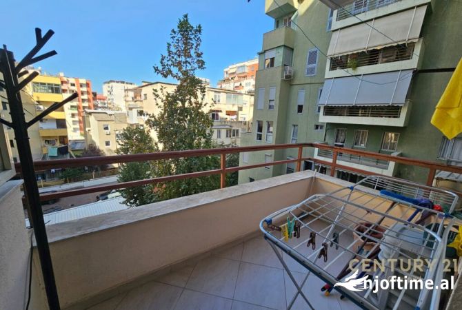 Shtepi me qera Apartament ne Tirane, 2+1, Mobilimi E mobiluar, Pagesa 750  Euro.