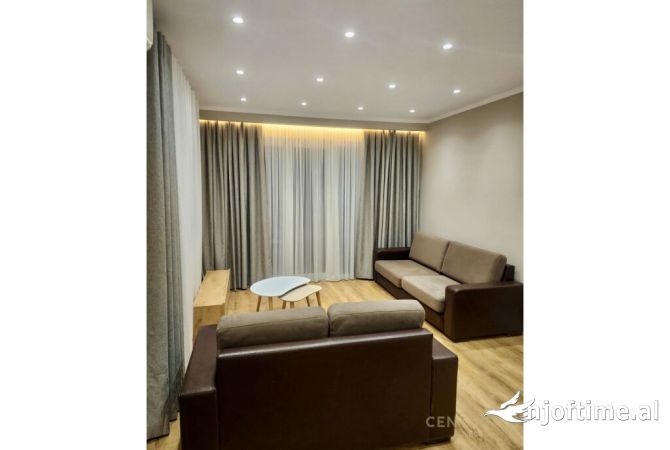 Shtepi me qera 2+1 ne Tirane - 650 Euro