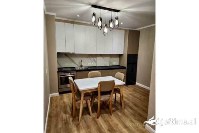 Shtepi me qera 2+1 ne Tirane - 650 Euro
