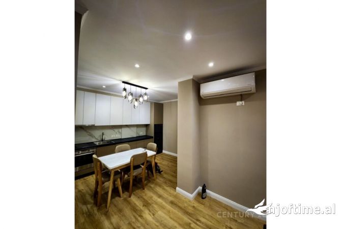 Shtepi me qera 2+1 ne Tirane - 650 Euro