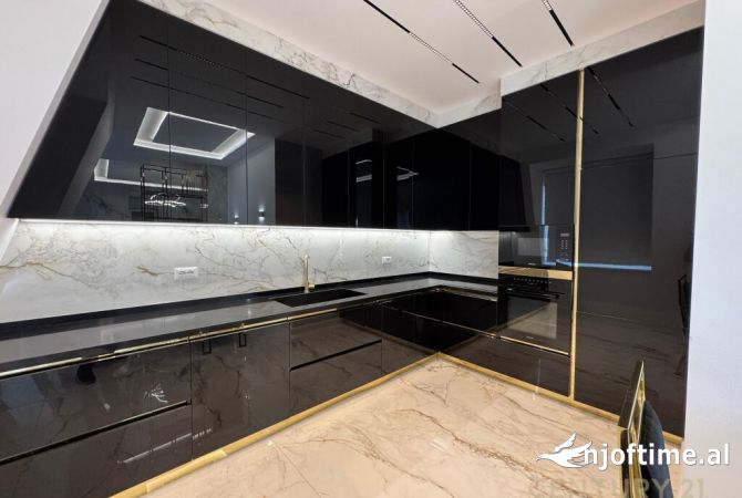 Shtepi me qera 2+1 ne Tirane - 1,800 Euro