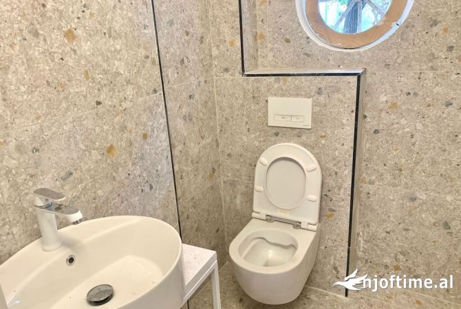 Shtepi me qera Apartament ne Tirane, 1+1, Mobilimi E mobiluar, Pagesa 600  Euro.