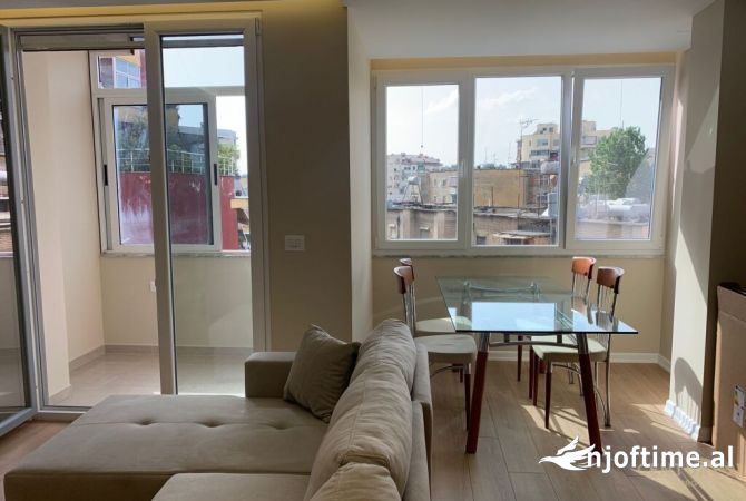 Shtepi me qera 2+1 ne Tirane - 650 Euro