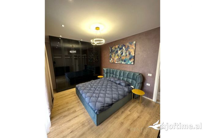 Shtepi me qera 3+1 ne Tirane - 1,200 Euro
