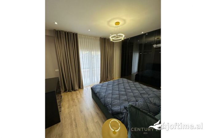 Shtepi me qera Apartament ne Tirane, 3+1, Mobilimi E mobiluar, Pagesa 1,200  Euro.