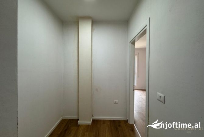 Ambient biznesi me qera 3+1 ne Tirane - 800 Euro