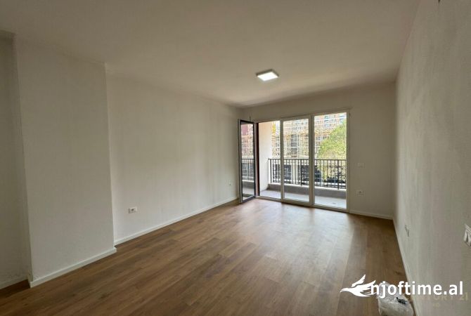 Ambient biznesi me qera 3+1 ne Tirane - 800 Euro