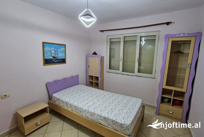 Shtepi me qera Apartament ne Tirane, 2+1, Mobilimi E mobiluar, Pagesa 550  Euro.