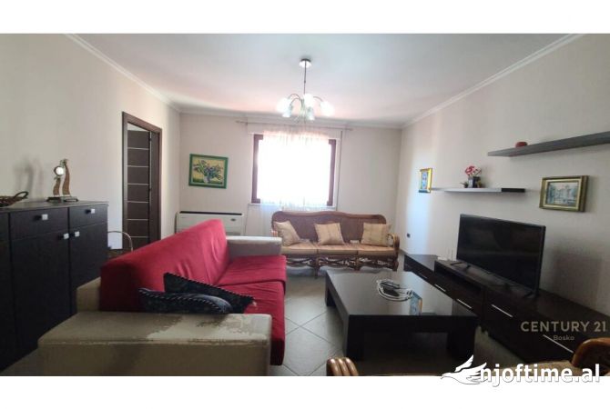 Shtepi me qera 2+1 ne Tirane - 700 Euro