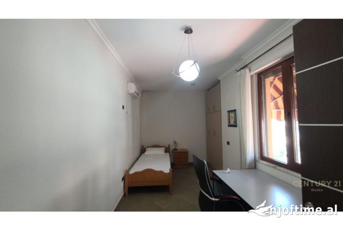 Shtepi me qera Apartament ne Tirane, 2+1, Mobilimi E mobiluar, Pagesa 700  Euro.