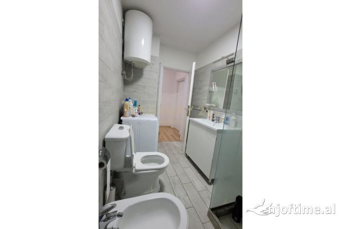 Shtepi me qera Apartament ne Tirane, 1+1, Mobilimi E mobiluar, Pagesa 550  Euro.