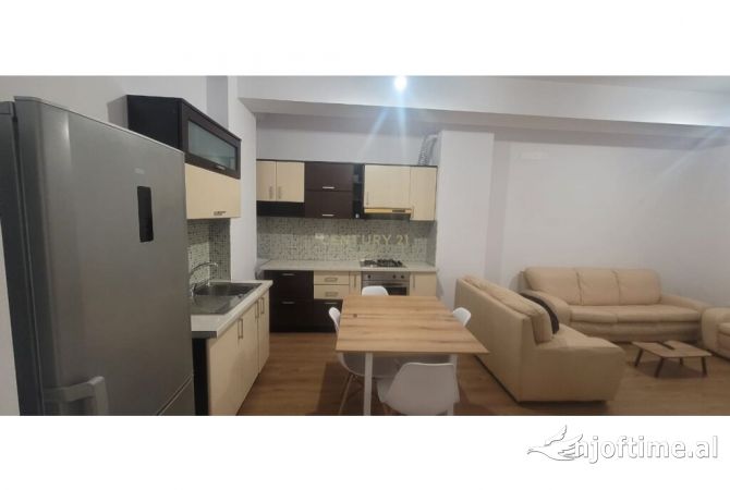 Shtepi me qera 2+1 ne Tirane - 450 Euro