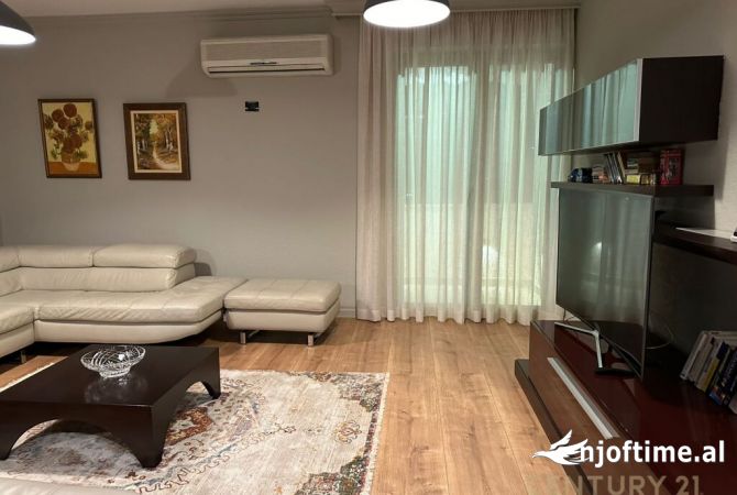 Shtepi me qera Apartament ne Tirane, 2+1, Mobilimi E mobiluar, Pagesa 1,100  Euro.