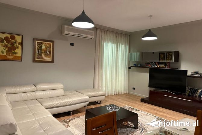 Shtepi me qera Apartament ne Tirane, 2+1, Mobilimi E mobiluar, Pagesa 1,100  Euro.