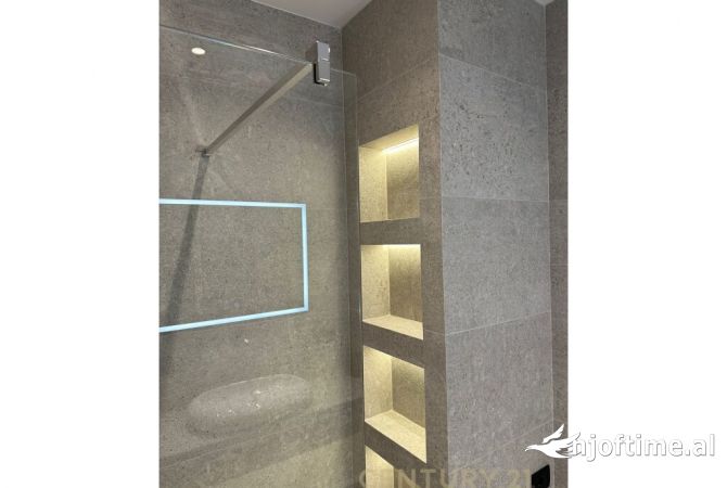 Shtepi me qera Apartament ne Tirane, 2+1, Mobilimi E mobiluar, Pagesa 1,100  Euro.