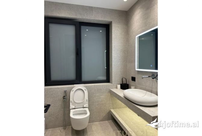 Shtepi me qera Apartament ne Tirane, 2+1, Mobilimi E mobiluar, Pagesa 1,100  Euro.