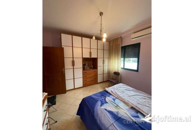 Shtepi me qera Apartament ne Tirane, 3+1, Mobilimi E mobiluar, Pagesa 750  Euro.