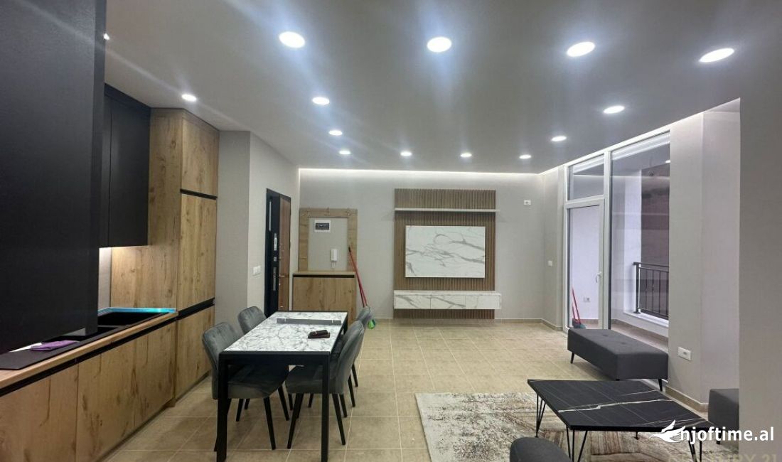 Shtepi me qera Apartament ne Tirane, 2+1, Mobilimi E mobiluar, Pagesa 770  Euro.