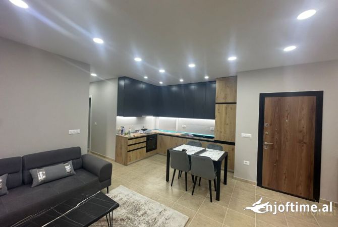 Shtepi me qera Apartament ne Tirane, 2+1, Mobilimi E mobiluar, Pagesa 770  Euro.