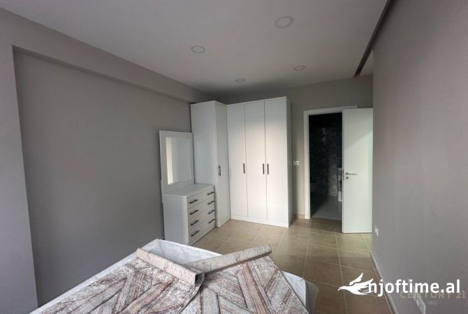 Shtepi me qera Apartament ne Tirane, 2+1, Mobilimi E mobiluar, Pagesa 770  Euro.