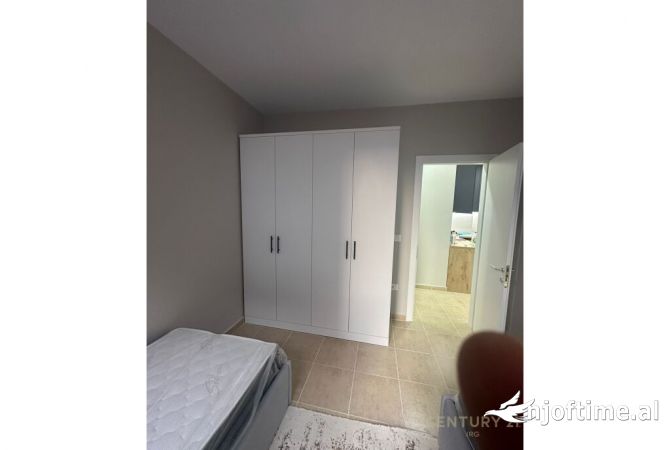 Shtepi me qera Apartament ne Tirane, 2+1, Mobilimi E mobiluar, Pagesa 770  Euro.