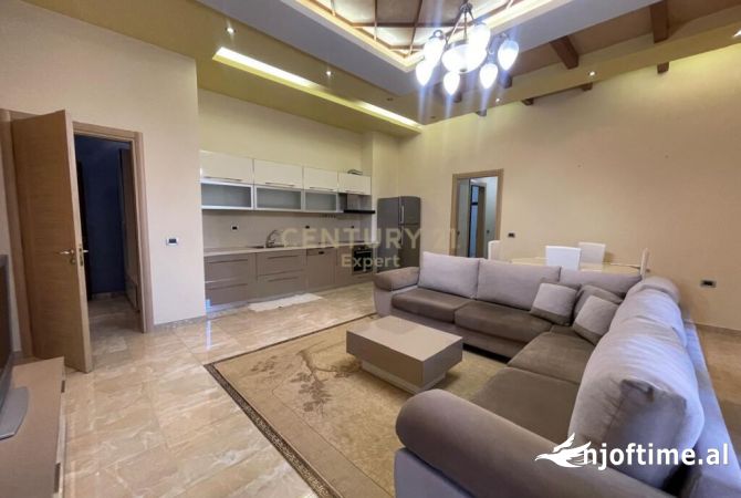 Shtepi me qera 2+1 ne Tirane - 1,000 Euro