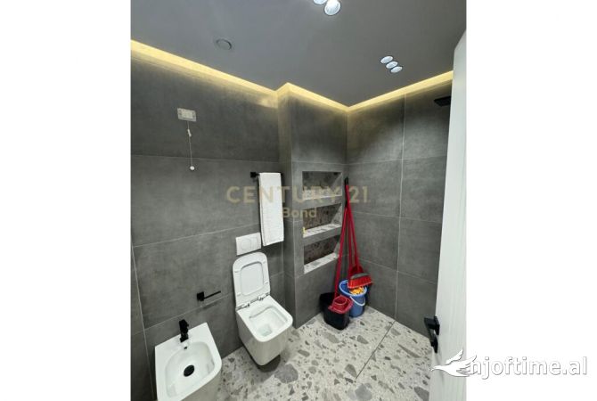 Shtepi me qera Apartament ne Tirane, 2+1, Mobilimi E mobiluar, Pagesa 2,000  Euro.