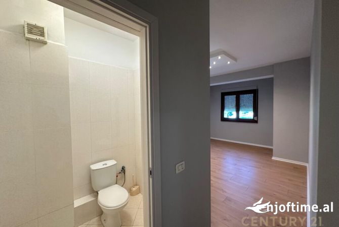 Shtepi ne shitje Apartament ne Tirane, 2+1, Mobilimi E mobiluar, Pagesa 199,000  Euro.