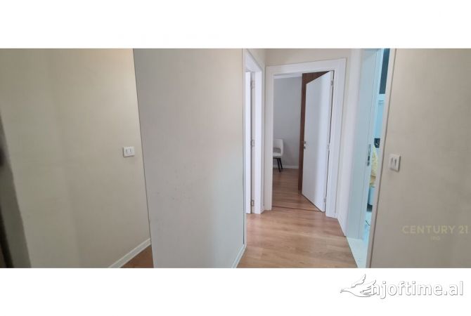 Shtepi ne shitje Apartament ne Tirane, 2+1, Mobilimi E mobiluar, Pagesa 147,000  Euro.