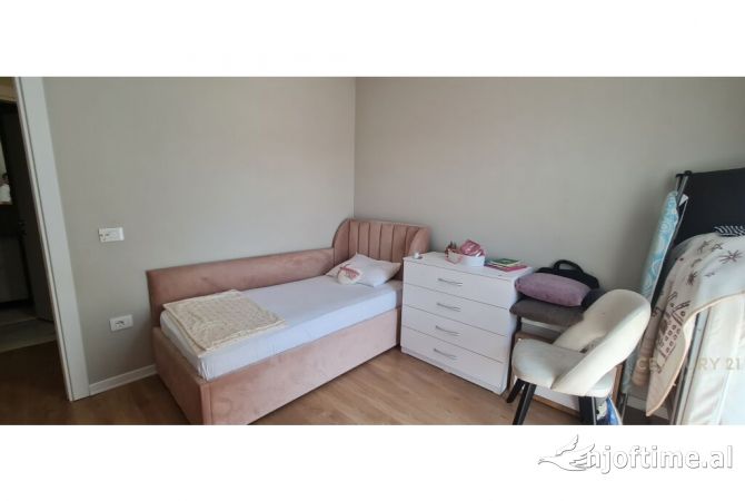 Shtepi ne shitje Apartament ne Tirane, 2+1, Mobilimi E mobiluar, Pagesa 147,000  Euro.