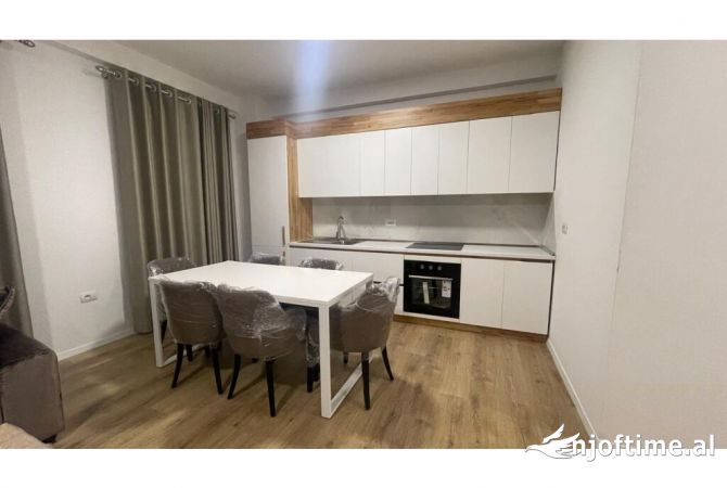 Shtepi me qera 2+1 ne Tirane - 800 Euro