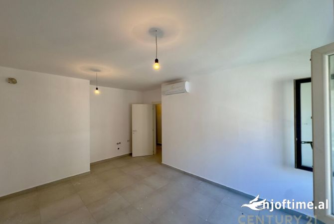Ambient biznesi me qera 3+1 ne Tirane - 550 Euro