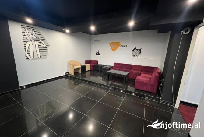 Ambient biznesi me qera 4+1 ne Tirane - 800 Euro
