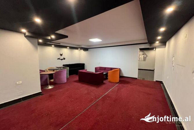 Ambient biznesi me qera 4+1 ne Tirane - 800 Euro