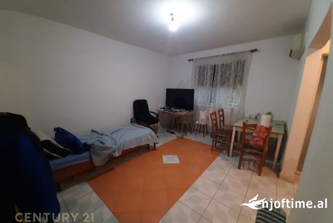 Shtepi ne shitje Apartament ne Tirane, 1+1, Mobilimi E mobiluar, Pagesa 90,000  Euro.