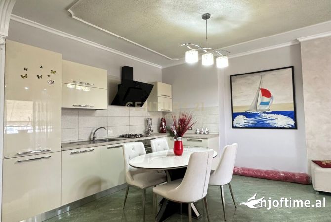 Shtepi me qera Apartament ne Tirane, 2+1, Mobilimi E mobiluar, Pagesa 500  Euro.