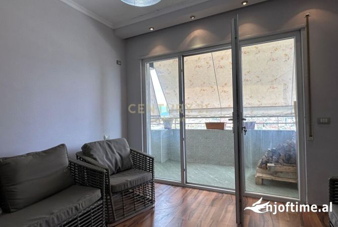 Shtepi me qera Apartament ne Tirane, 2+1, Mobilimi E mobiluar, Pagesa 500  Euro.