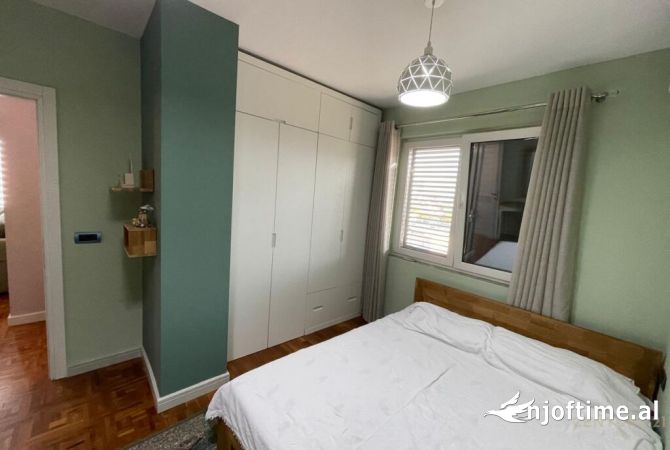 Shtepi me qera Apartament ne Tirane, 2+1, Mobilimi E mobiluar, Pagesa 800  Euro.