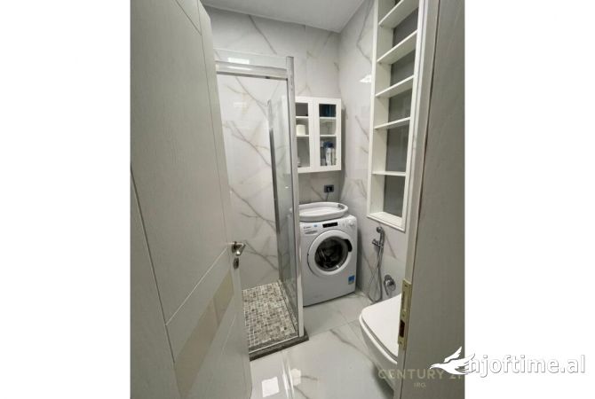 Shtepi me qera Apartament ne Tirane, 2+1, Mobilimi E mobiluar, Pagesa 800  Euro.