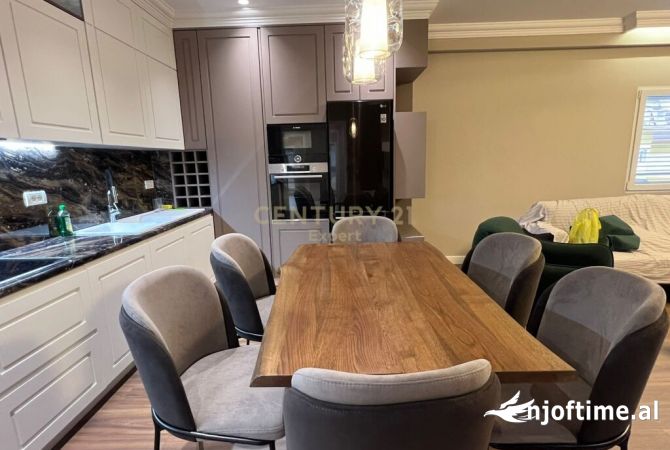 Shtepi me qera 3+1 ne Tirane - 1,100 Euro