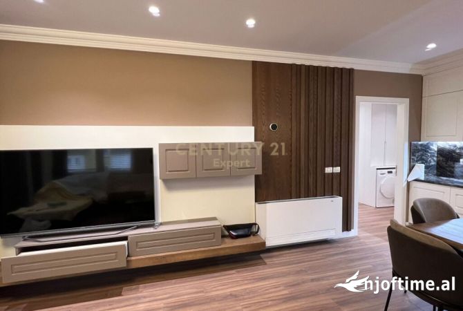 Shtepi me qera Apartament ne Tirane, 3+1, Mobilimi E mobiluar, Pagesa 1,100  Euro.