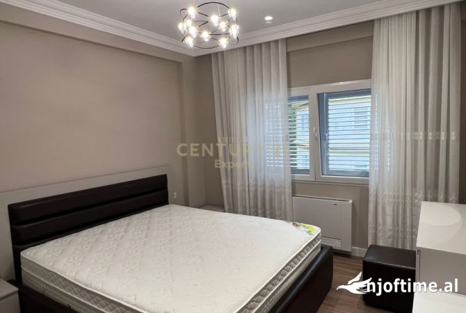 Shtepi me qera Apartament ne Tirane, 3+1, Mobilimi E mobiluar, Pagesa 1,100  Euro.