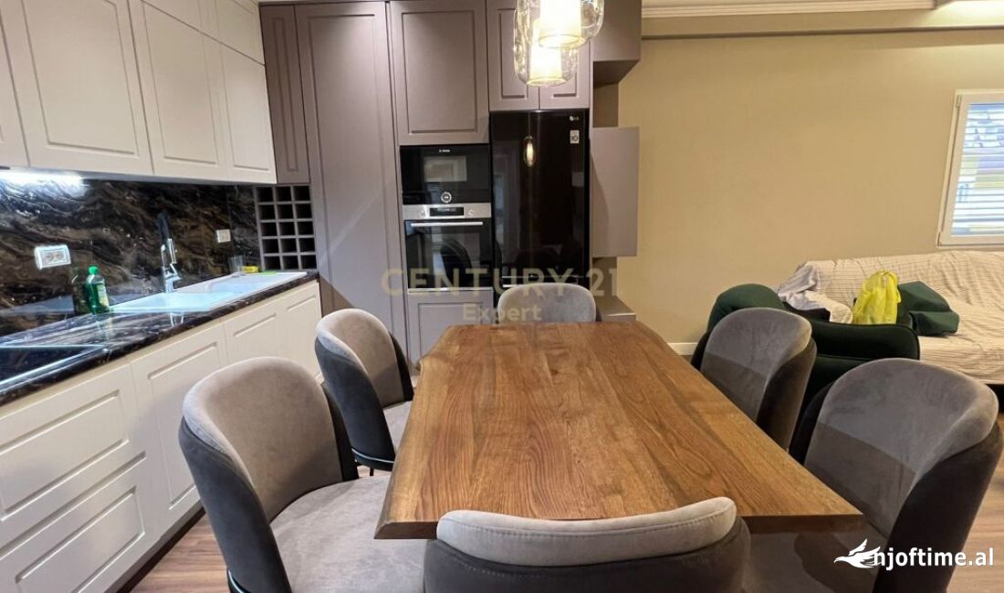 Shtepi me qera Apartament ne Tirane, 3+1, Mobilimi E mobiluar, Pagesa 1,100  Euro.