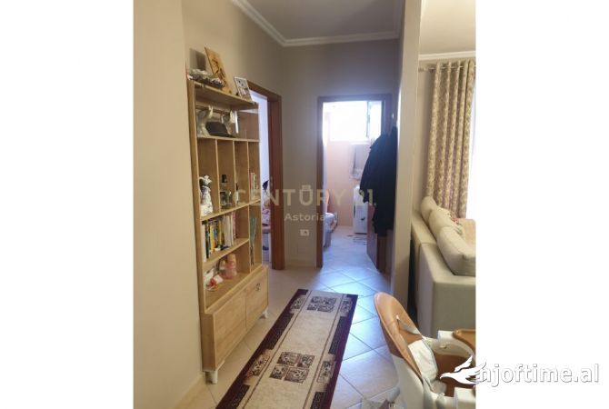 Shtepi ne shitje Apartament ne Tirane, 2+1, Mobilimi E mobiluar, Pagesa 123,000  Euro.