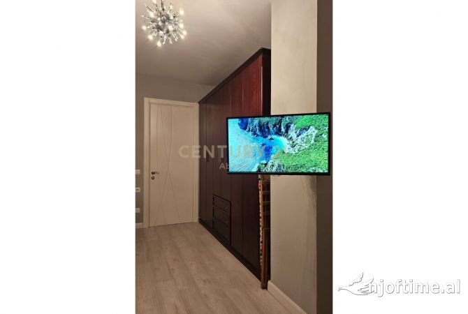 Shtepi ne shitje Apartament ne Tirane, 2+1, Mobilimi E mobiluar, Pagesa 270,000  Euro.