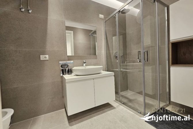 Shtepi me qera Apartament ne Tirane, 1+1, Mobilimi E mobiluar, Pagesa 950  Euro.
