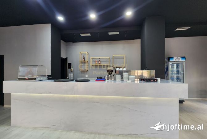 Disponojme ambient biznesi Bar-Kafe per shitje me vendndodhje prane Rezidences Alba!