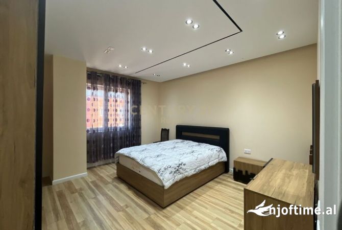 Shtepi me qera Apartament ne Tirane, 2+1, Mobilimi E mobiluar, Pagesa 700  Euro.