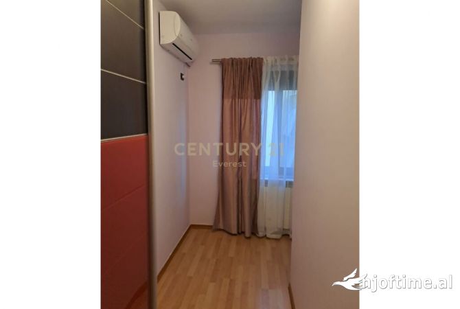 Shtepi me qera Apartament ne Tirane, 2+1, Mobilimi E mobiluar, Pagesa 650  Euro.